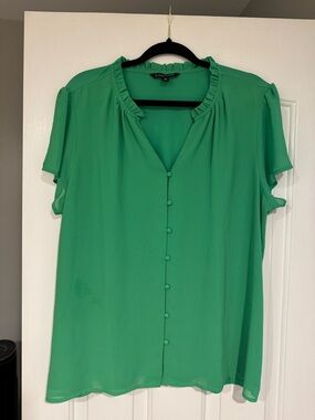 41 Hawthorn Emerald Green Ruffle-Trim Button Front Blouse Fix